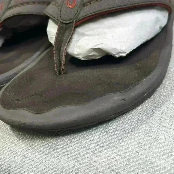 OLUKAI HOKUA BLACK, GRAY & BRICK RED THONG SANDALS - Picture 8 of 8